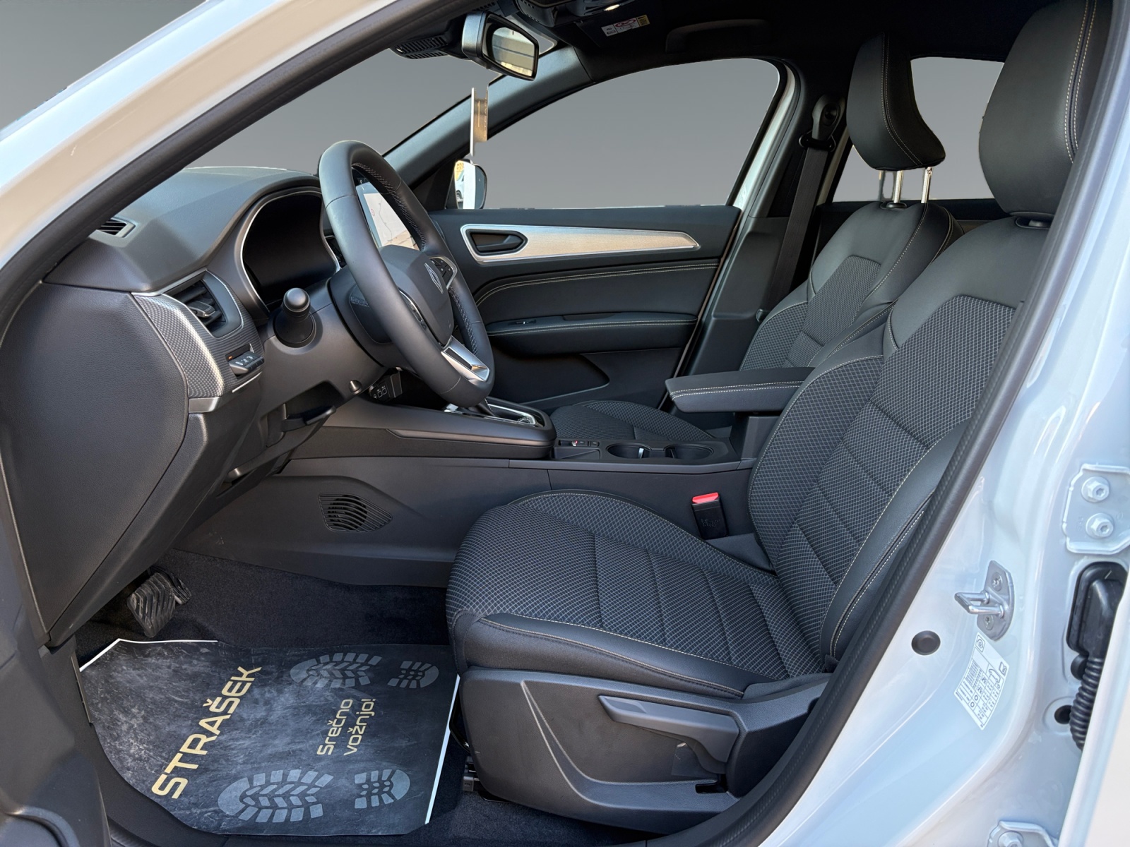 Renault Megane Conquest 1.6 E-TECH HEV 145 TECHNO