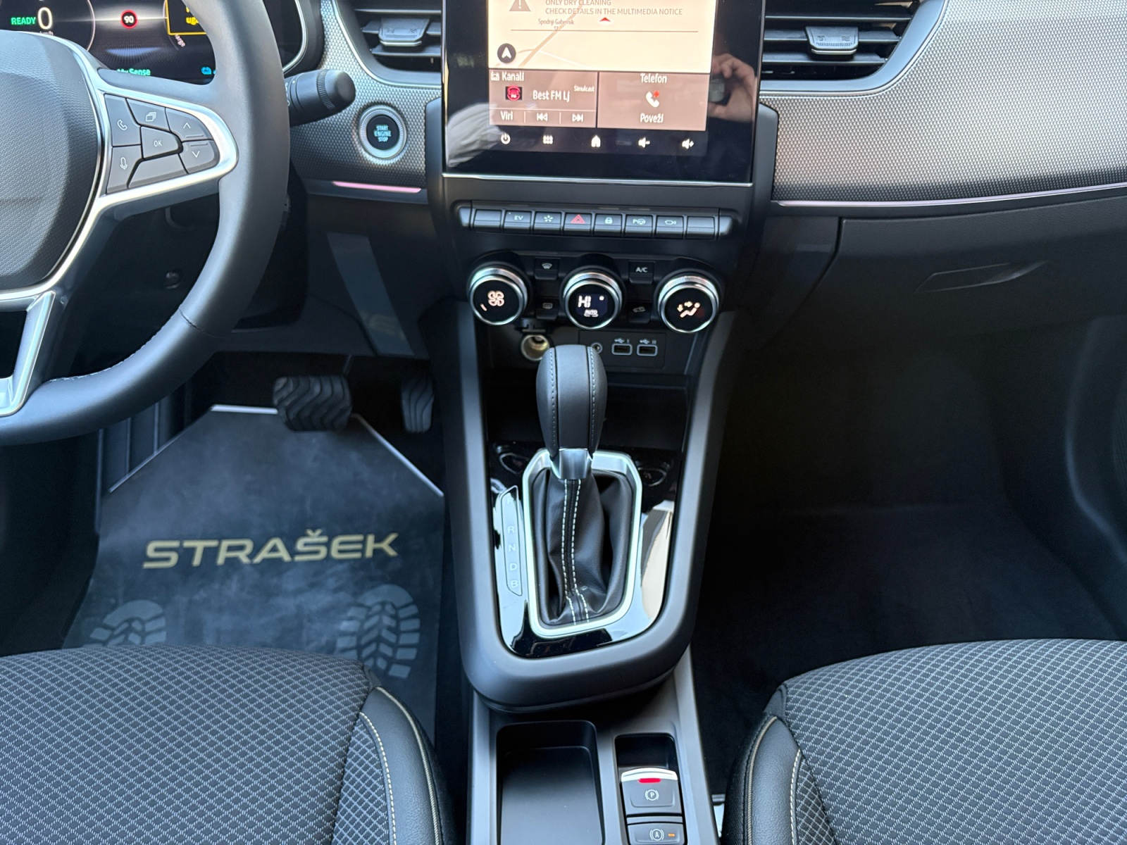 Renault Megane Conquest 1.6 E-TECH HEV 145 TECHNO