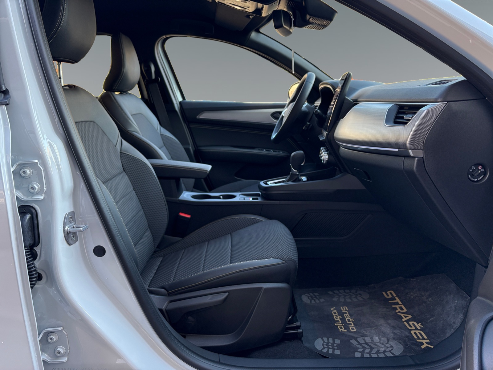 Renault Megane Conquest 1.6 E-TECH HEV 145 TECHNO